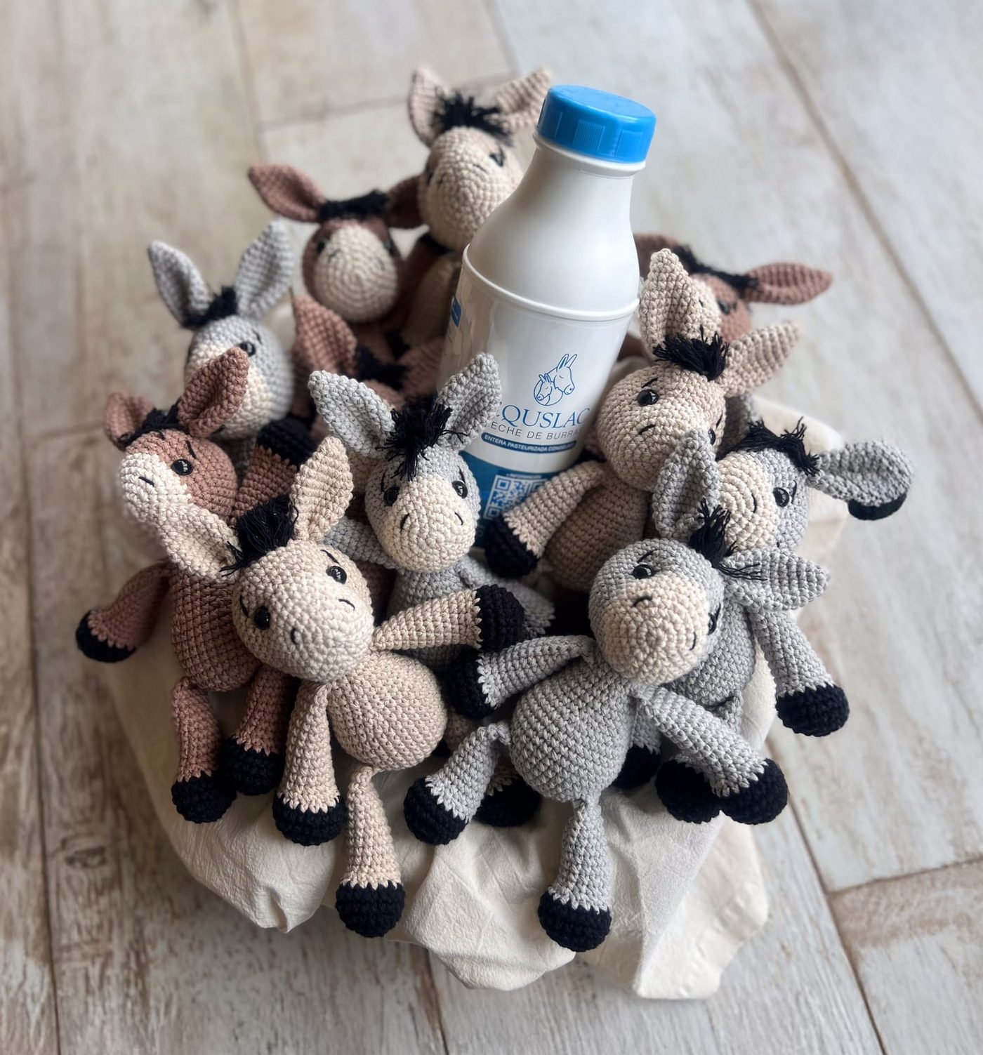 Burrita tejida al crochet — regalo de Equslac